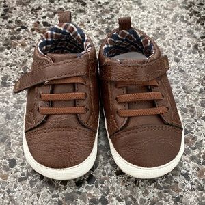 Baby shoes (12-18months)